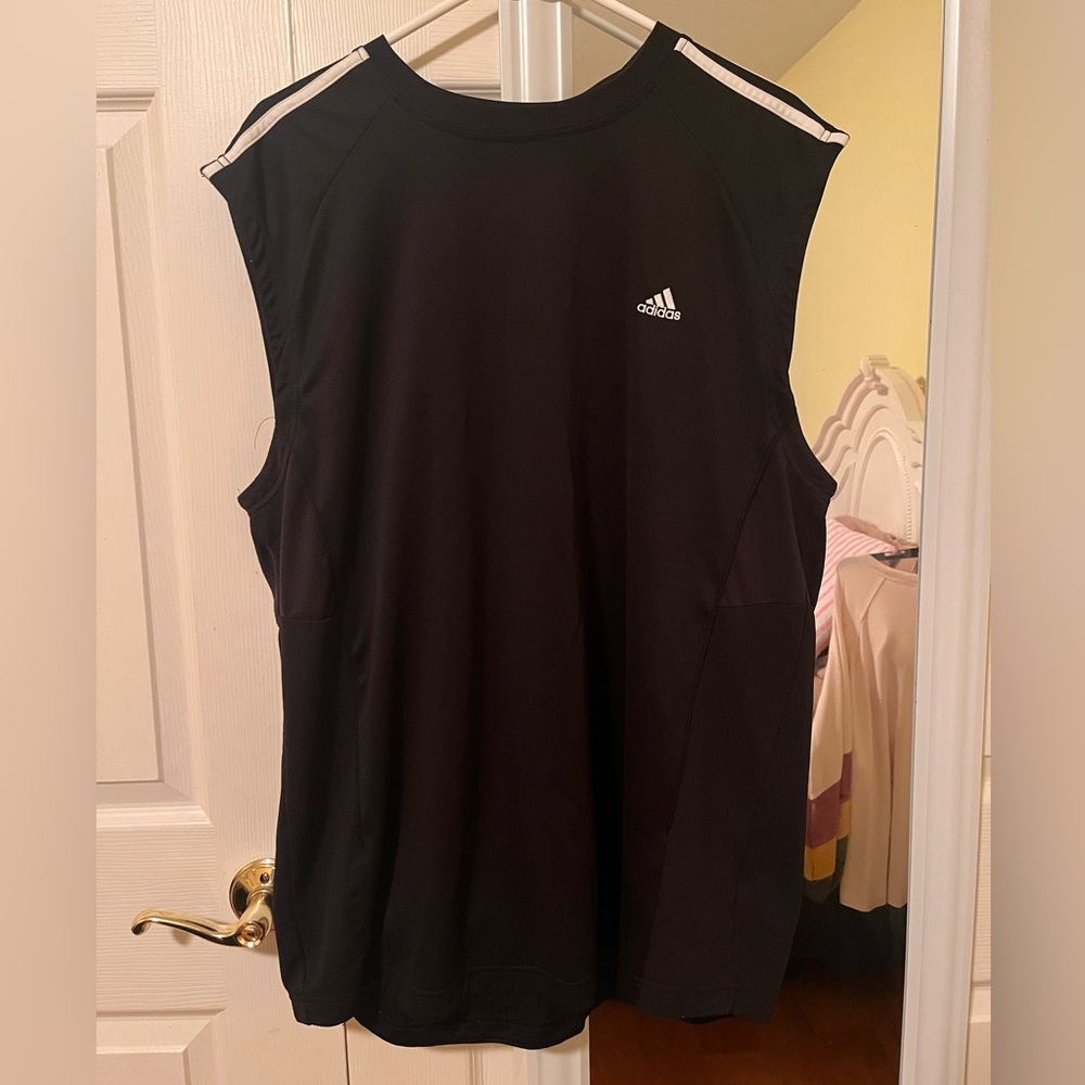 Men’s Adidas shirt size XL